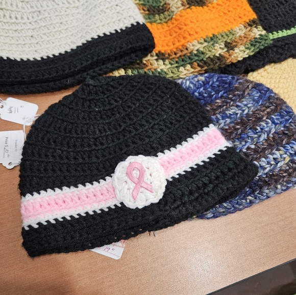 Lot of 9 Wholesale Adult Hats - Picture 6 of 6